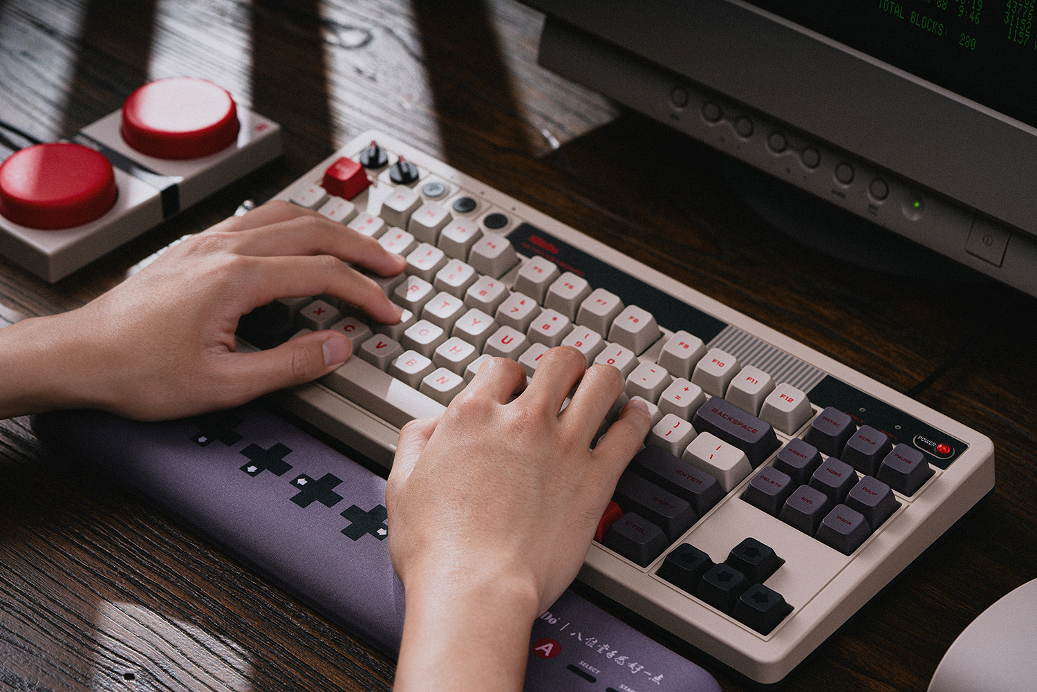 8Bitdo Retro Mechanical Keyboa - огляд і ціна Gaming Keyboard Hot Swappable